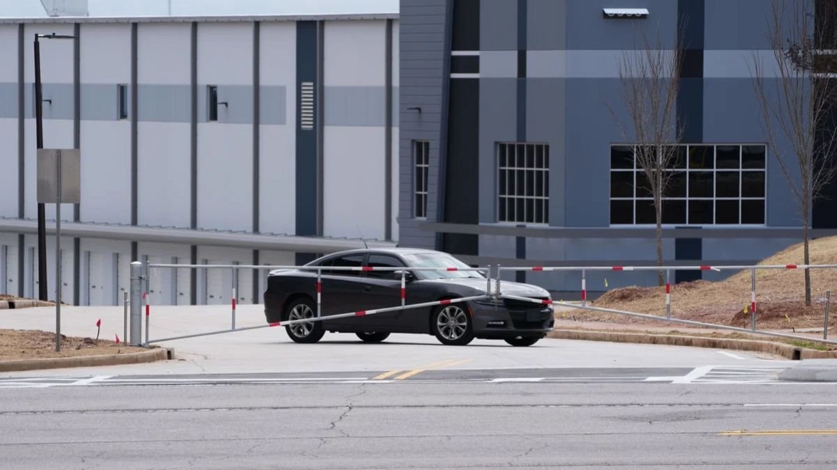 DHS Drops Plan to Turn Georgia Warehouse Into Detention Mega Center, City Says