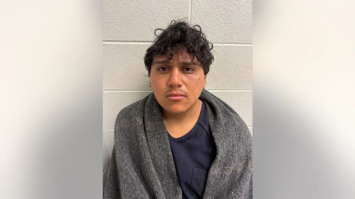 Missing Girl Rescued After Man Travels From Georgia to Meet Her, Lake County Detectives Say